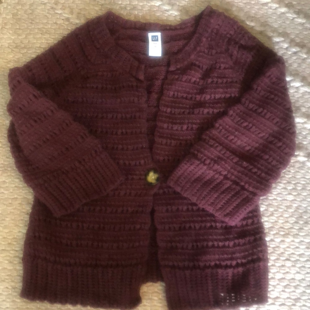 Gap sweater